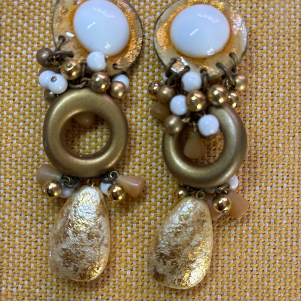 Vintage Ikarami Gold & White Dangle Clip On Earrings
